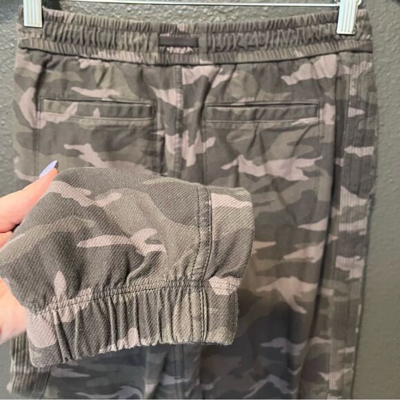 Athleta Camo Farallon Jogger - Picture 11 of 16